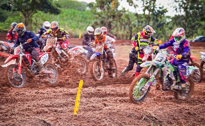 RONCO FAZ TREMER - Espírito de Velocidade: Rolim de Moura recebe a 5ª Etapa do Estadual de Motocross 
